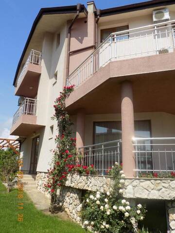 Фотографии Гостевой дом Zenith Guest House г. Созополь (Болгария) №1 Фото Гостевой дом Zenith Guest House г. Созополь 1