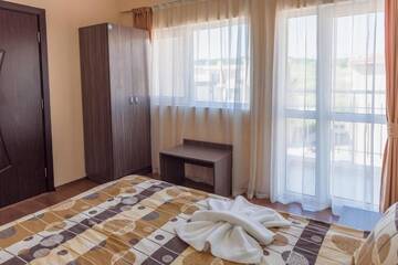 Фото номера Двухместный номер с 1 кроватью и балконом Отель Hotel Ray г. Созополь 23
