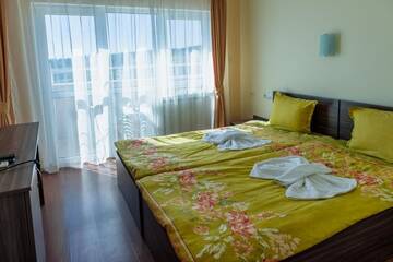 Фото номера Двухместный номер с 1 кроватью и балконом Отель Hotel Ray г. Созополь 25