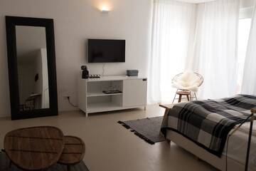 Фото номера Двухместный номер Делюкс с 1 кроватью и видом на море Отель Sea Sense Boutique Hotel г. Созополь 3