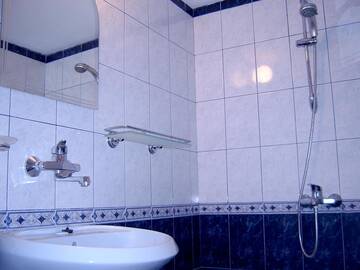 Фото номера Трехместный номер с ванной комнатой Гостевой дом Guest House Zhelevi г. Созополь 4