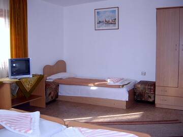 Фото номера Трехместный номер с ванной комнатой Гостевой дом Guest House Zhelevi г. Созополь 5