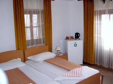 Фото номера Трехместный номер с ванной комнатой Гостевой дом Guest House Zhelevi г. Созополь 12