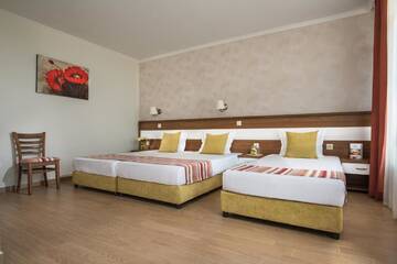 Фото номера Полулюкс с балконом Отель Hotel Miramar - Half Board г. Созополь 4