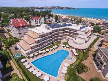 Фото номера Двухместный номер с 2 отдельными кроватями и балконом Отель Hotel Miramar - Half Board г. Созополь 3