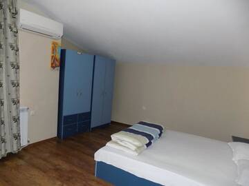Фото номера Трехместный номер с балконом и видом на море Гостевой дом Zenith Guest House г. Созополь 23
