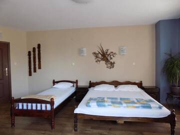 Фото номера Трехместный номер с балконом и видом на море Гостевой дом Zenith Guest House г. Созополь 12