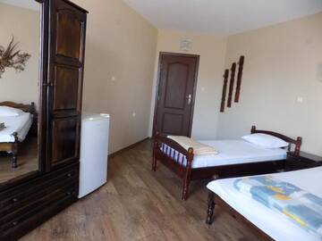 Фото номера Трехместный номер с балконом и видом на море Гостевой дом Zenith Guest House г. Созополь 13