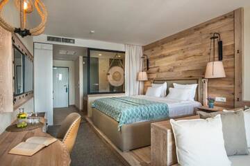 Фото номера Двухместный номер с 1 кроватью с видом на море Отель Blu Bay Hotel Sozopol г. Созополь 2