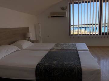 Фото номера Семейный номер с видом на море Гостевой дом Time out hotel г. Созополь 6