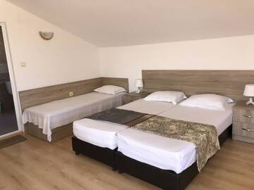 Фото номера Семейный номер с видом на море Гостевой дом Time out hotel г. Созополь 4