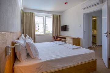 Фото номера Апартаменты с видом на море Отель JI HOTEL г. Созополь 10