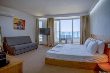 Фото номера Полулюкс с видом на море Отель JI HOTEL г. Созополь 5