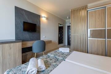 Фото номера Двухместный номер с 1 кроватью и боковым видом на море Отель Selena Beach Hotel г. Созополь 3