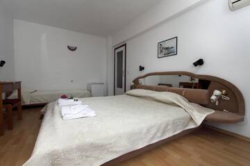 Фото номера Трехместный номер Отель Family Hotel Verona г. Созополь 3