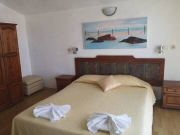 Фото номера Люкс с частичным видом на море Отель Family Hotel Verona г. Созополь 2