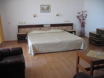 Фото номера Номер-студио с видом на море Отель Family Hotel Verona г. Созополь 3