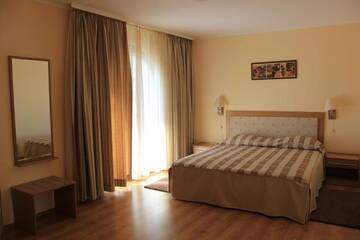 Фото номера Двухуровневые апартаменты Апарт-отели Martinez Aparthotel г. Созополь 3