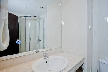 Фото номера Двухместный номер с 2 отдельными кроватями Отель Selena Hotel г. Созополь 5
