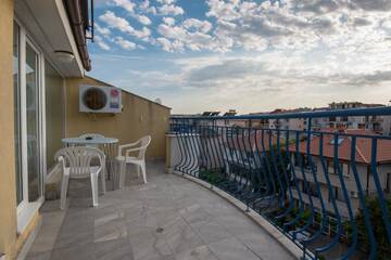 Фото номера Апартаменты с 2 спальнями Отель Hotel Briz г. Созополь 2