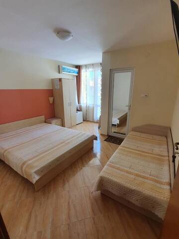 Фото номера Трехместный номер с балконом Отель Family Hotel Victoria г. Созополь 3