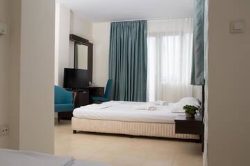 Фото номера Полулюкс с балконом, вид на город Отель Ema Hotel г. Созополь 2