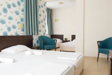 Фото номера Полулюкс с балконом, вид на город Отель Ema Hotel г. Созополь 4