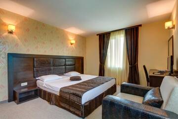 Фото номера Triple room No Balcony and Free Parking Гостевой дом Siena House г. Созополь 4