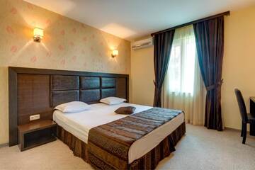 Фото номера Double Room No Balcony and Free Parking Гостевой дом Siena House г. Созополь 3