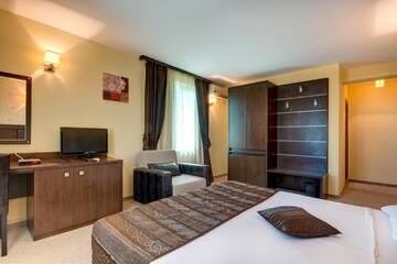 Фото номера Triple room No Balcony and Free Parking Гостевой дом Siena House г. Созополь 3