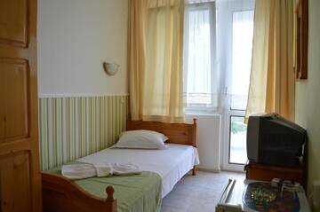 Фото номера Одноместный номер эконом-класса Отель Family Hotel Sofi г. Созополь 3