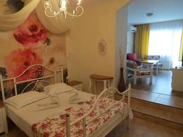 Фото номера Стандартный люкс с балконом Отель Family Hotel Sofi г. Созополь 3