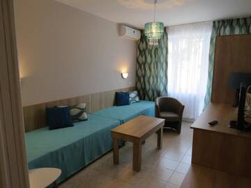 Фото номера Полулюкс с балконом Отель Family Hotel Sofi г. Созополь 3
