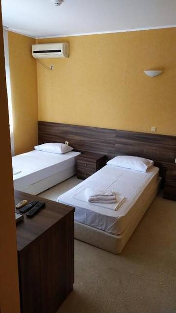 Фото номера Двухместный номер с 2 отдельными кроватями Отель Paradise Bay Hotel г. Созополь 32