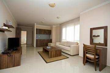 Фото номера Люкс с 1 спальней и диваном-кроватью Отель Paradise Bay Hotel г. Созополь 4