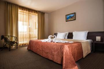 Фото номера Полулюкс Отель Flagman Hotel г. Созополь 3