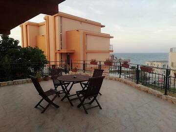Фото номера Двухместный номер с 1 кроватью и балконом Гостевой дом Neli Sea Villa г. Созополь 9